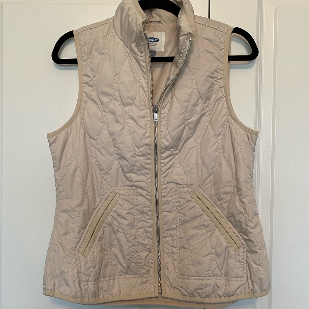 Old Navy Quilted Cream Vest Size Small